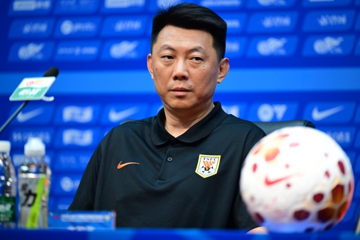 东体:私下里,唐田是位非常好学、热衷各种研究甚至酷爱读书的人